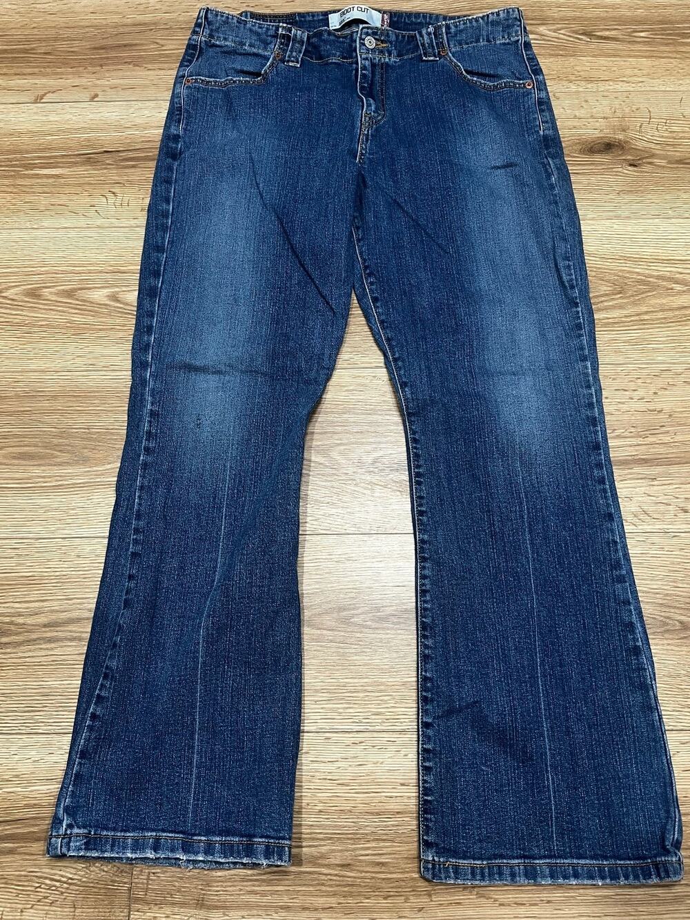 Levi Strauss & Co. Womans Jeans Size 14M Blue Denim Boot Cut (A00)